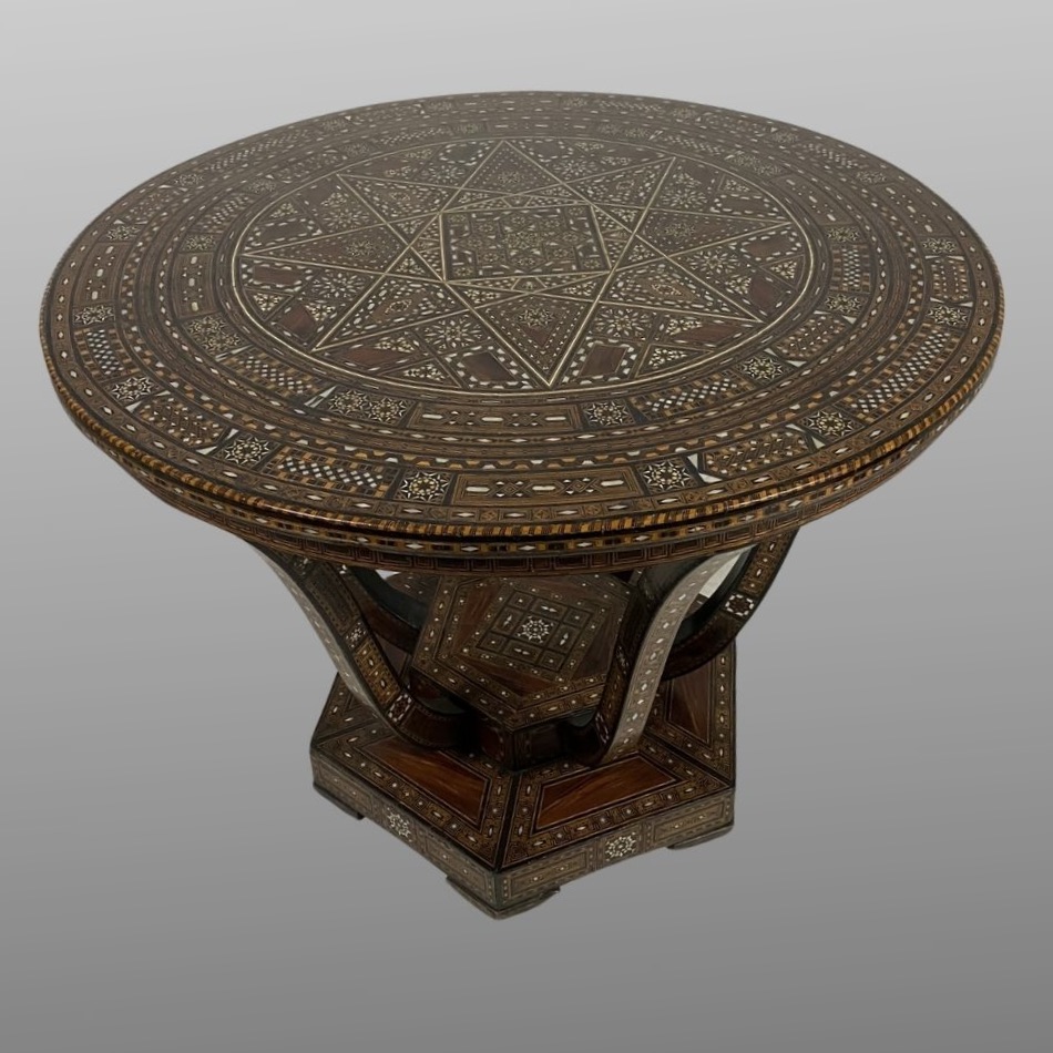 Tisch Aleppo 1876 restauriert